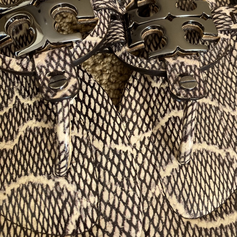 TORY BURCH Miller Sandals Metal Logo - Picture 7 of 15